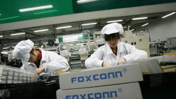 Arbeiter in einer Foxconn-Fabrik in Longhua