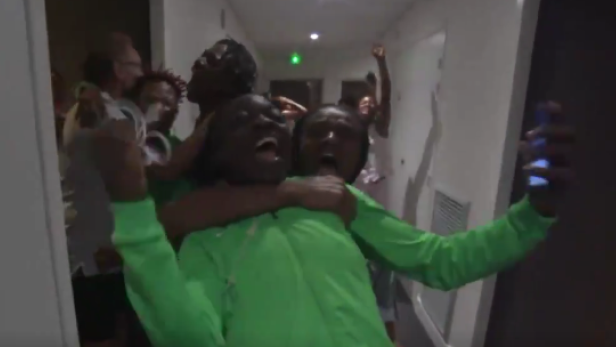 Video: Nigerianerinnen feiern Aufstieg bei Frauen-WM im Hotelflur