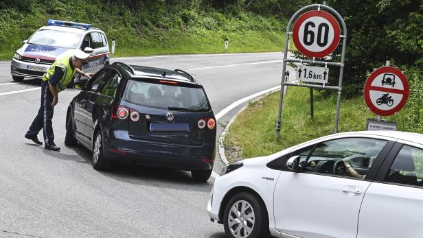 Tiroler Fahrverbote: Kampf gegen "Schleichwegerln" wird ausgedehnt