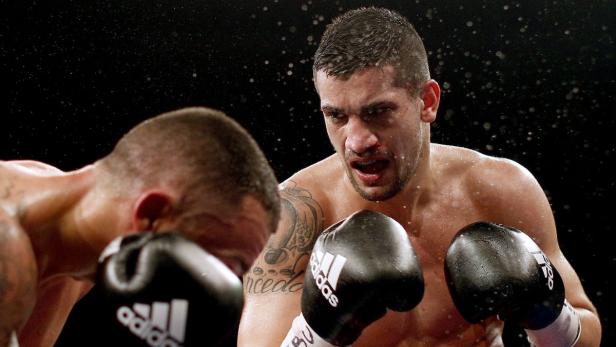 EU-TITELKAMPF IM BOXEN: NADER - SANTOS