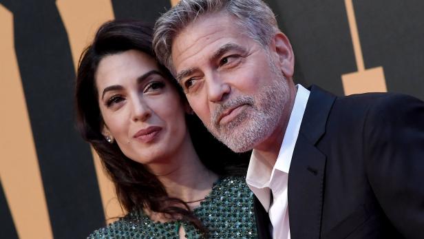 Amal mit George Clooney am Comer See: Sieht man da etwa ein Bäuchlein? 