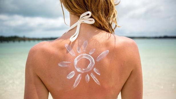 VKI-Test: Nicht jedes Sonnenschutzmittel hält Schutzfaktor ein