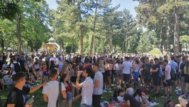 Die Massen feiern am Freitag im Stadtpark