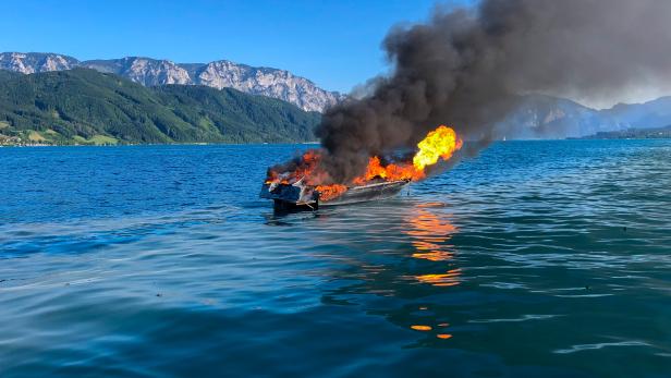 OBERÖSTERREICH: MOTORBOOT GING MITTEN AM ATTERSEE IN FLAMMEN AUF