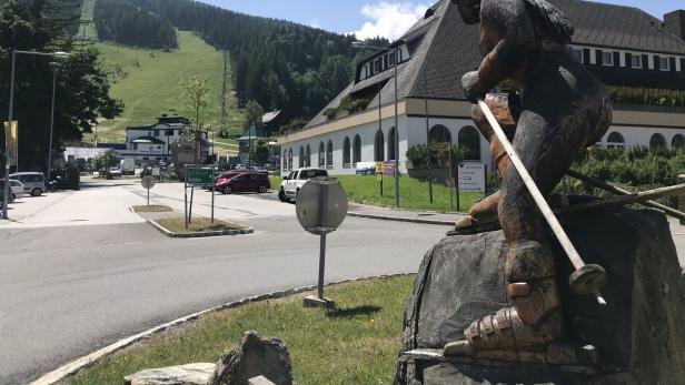 Der Tourismusort lebt von den Gästen und Skifahrern. Gemeinde und Bergbahnen legen zwei neue Wasserleitungen auf die Passhöhe