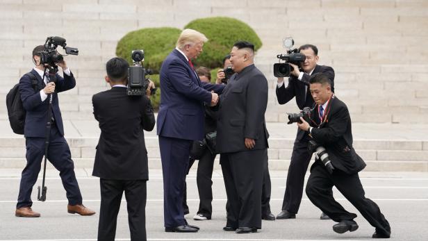 PR-Coup auf nordkoreanischem Boden: Trump, Kim und Fotografen