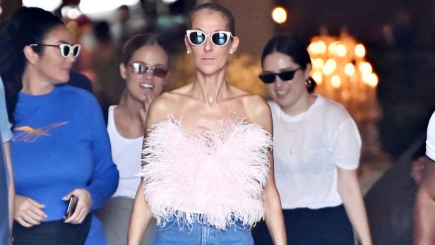 Céline Dions Outfit: Werden wir unsere Jeans bald so tragen?