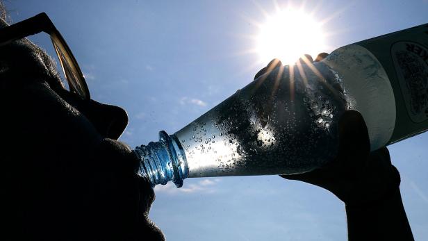Warum die Österreicher plötzlich weniger Mineralwasser trinken