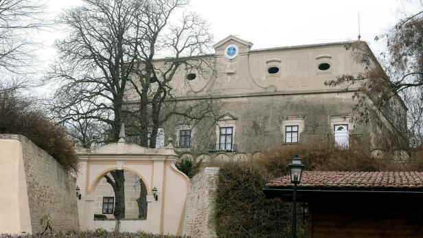 Bockfließ: Schlossherr nach Dreifachmord zu lebenslang verurteilt