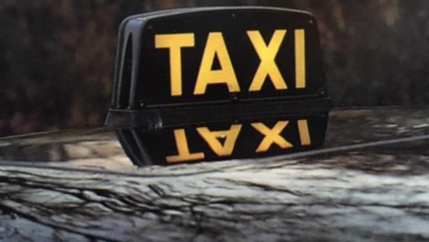 Die leuchtenden Taxischilder erfreuten nicht alle Fahrer.