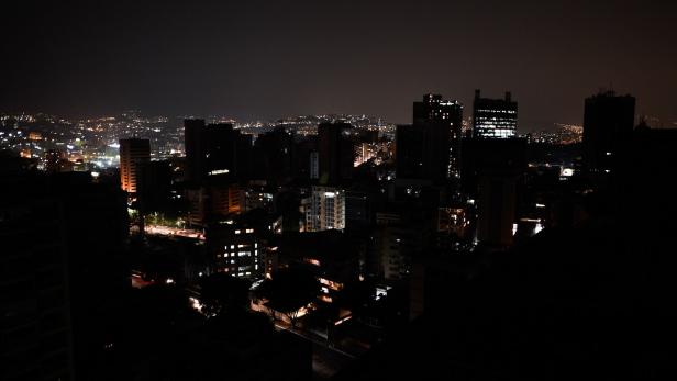 Blackout in Venezuela; Regierung sieht elektromagnetischen Angriff