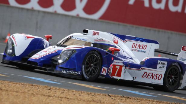 MOTORSPORT: 24-STUNDEN-RENNEN VON LE MANS: WURZ APA8278544 - 16062012 - LE MANS - FRANKREICH: ZU APA-TEXT SA - MOTORSPORT - 24-Stunden-Rennen von Le Mans am Samstag, 16. Juni 2012. Im Bild: Alexander Wurz im Toyota TS030 Hybrid. APA-FOTO: FLORIAN SCHUH