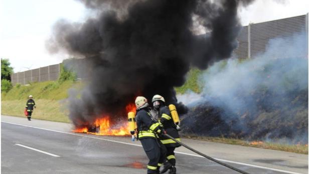 Explosionsgefahr: Gasbetriebenes Auto ging in Flammen auf
