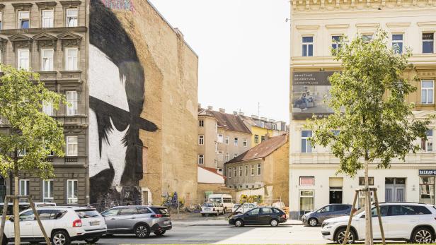 Street Art am Gürtel: Mit dem Kopf gegen die Wand