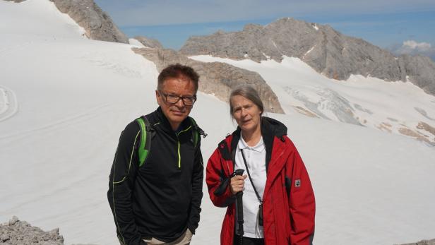 Richteten vom Gletscher einen Appell an die Bundesregierung dringend Klimaschutzmaßnahmen zu ergreifen: Landesrat Rudi Anschober, Klimaforscherin Helga Kromp-Kolb