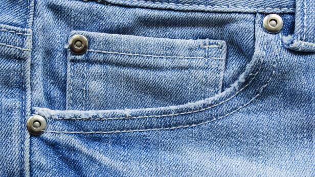 Warum Sie die Finger von Jeans mit kleinen Nieten lassen sollten