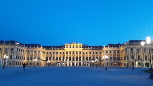 Torschlusspanik in Schönbrunn: Eine Glosse zum Eingesperrtsein