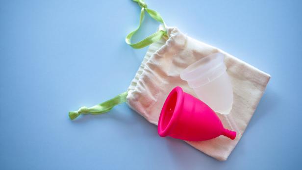 Menstruationstassen werden als wiederverwendbare Alternative zum Tampon immer beliebter.