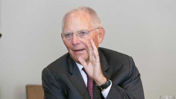 Schäuble: "CO2-Steuer könnte man sofort einführen"