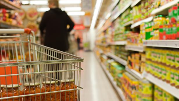 170.000 Produkte sind in Supermärkten erhältlich - und es werden ständig mehr. Wie soll man da die Übersicht behalten, was gesund ist?