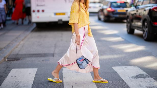 Unerwarteter Trend: So tragen Modeprofis jetzt Flip Flops