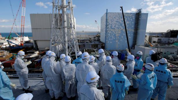 Coronavirus: Fukushima-Betreiber warnt vor Schutzanzug-Mangel