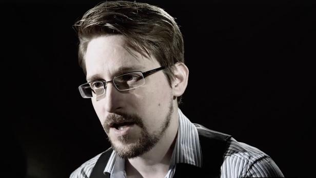 Edward Snowden warnt: „Facebook spioniert euch aus“
