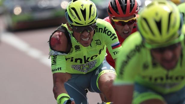 Tour der Leiden: Für Alberto Contador begannen die Schmerzen schon nach 110 der insgesamt 3535 Kilometer durch Frankreich.