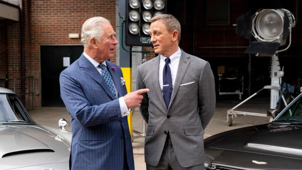 Prinz Charles und Daniel Craig am &quot;Bond&quot;-Set in London, Juni 2019.