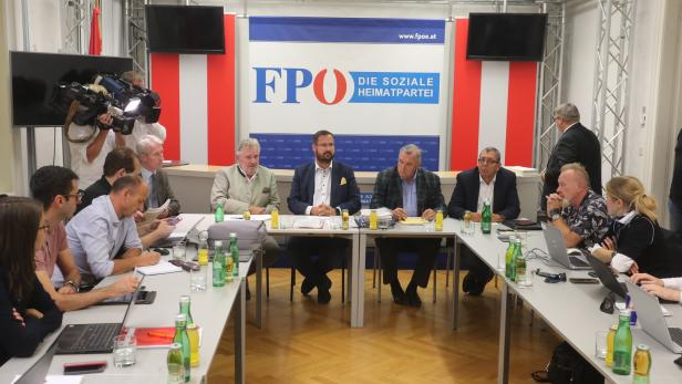 "Rohbericht": FPÖ sucht ihre braunen Flecken