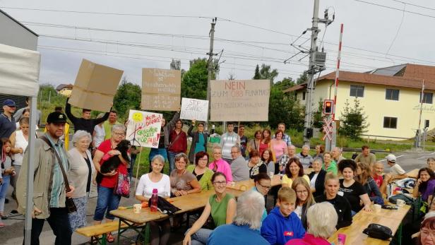 70 Menschen demonstrierten gegen den geplanten Handymast