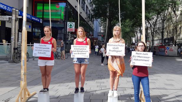 Rote Partei-Jugend kämpft gegen Klimawandel: "Arbeitsplätze statt Billigfleisch"