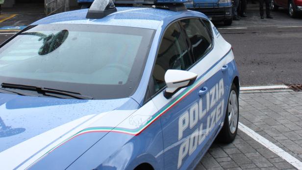 Die Opfer zeigten den Überfall bei den Carabinieri an.