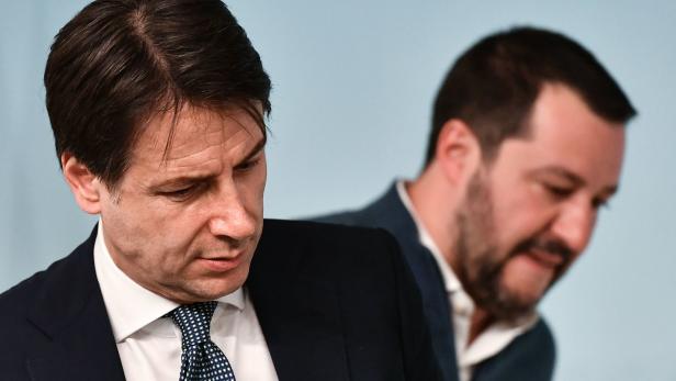 Geschiedene Leute: Premier Conte, Vizepremier Salvini