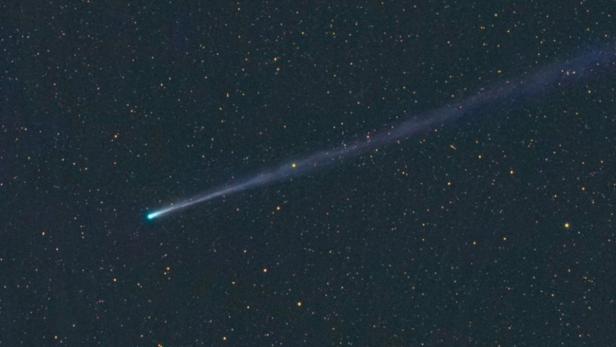 Am 28. November ist der Komet Ison ganz knapp über der Sonnenoberfläche dahin gerast und . KURIER-Chronik-Ressortleiter Michael Jäger hat den Kometen am Jauerling fotografiert. 17. November