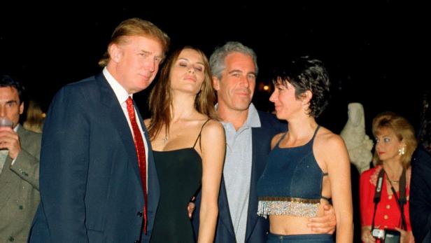 Partybild aus dem Jahr 2000: Die Trumps mit Epstein und Ghislaine Maxwell