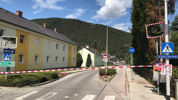 Mordalarm im Bezirk Neunkirchen: 83-Jährige erstochen
