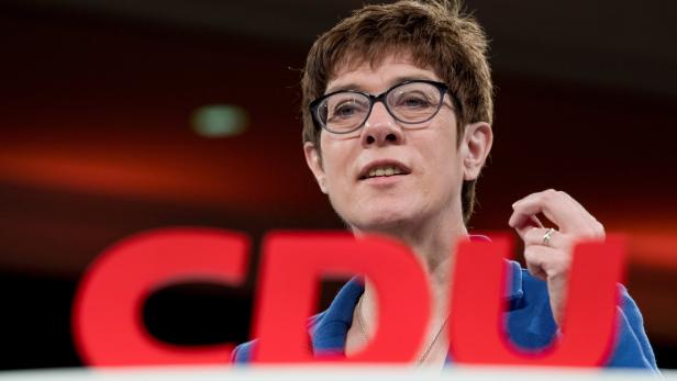 "Keine CDU-Haltung": AKK schießt scharf gegen Maaßen