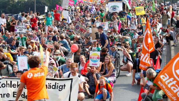 Dresden: 35.000 Menschen demonstrierten für Freiheit und Toleranz