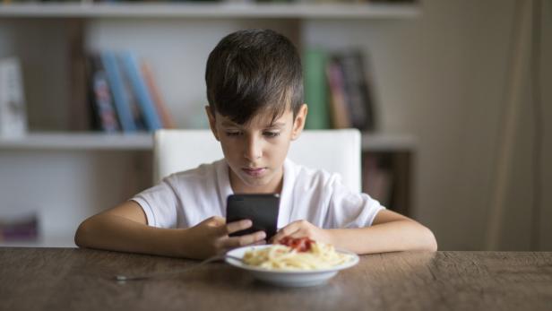 Gutes Essen, böses Essen: Experten warnen davor, Kinder Ernährung per App lernen zu lassen.