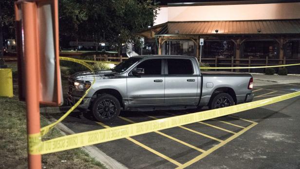 Täter feuert aus Auto: Acht Tote bei Amoklauf in Texas