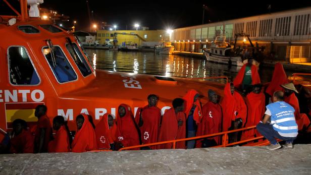 Spanische Küstenwache rettet 200 Migranten aus Mittelmeer