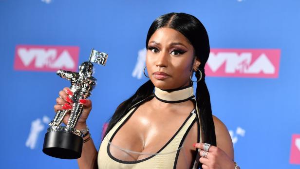 Nicki Minaj mit einem &quot;MTV Music Award&quot; im August 2018 in New York.