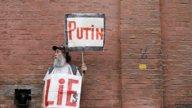 Protest in Moskau – die Kreml-Partei &quot;Einiges Russland&quot; schickt in der Stadt offiziell nur parteifreie Kandidaten ins Rennen