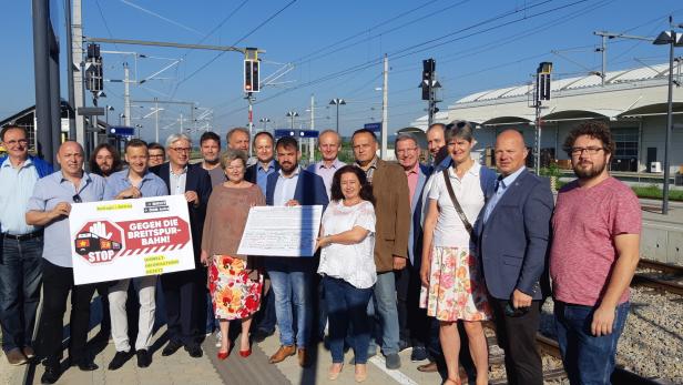 Breitspurbahn: Protest  der Gegner im September
