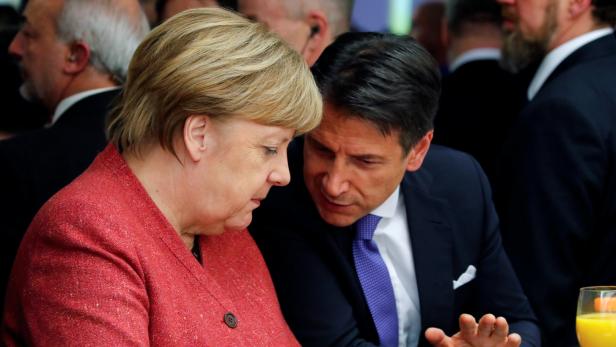 Giuseppe Conte und Angela Merkel im vergangenen Jänner in Davos.