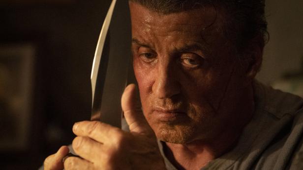 Messer, Pfeil und Bogen: Blutige Rache mit Sylvester Stallone in seiner Rambo-Paraderolle