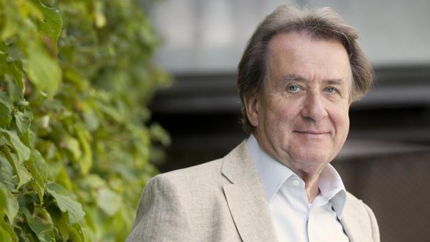 Starpianist Rudolf Buchbinder geht in sein 9. Jahr als Intendant.