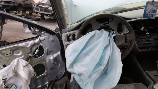 Probleme mit Airbags und Gurtstraffer - VW und Porsche rufen 227 000 Autos zurück 