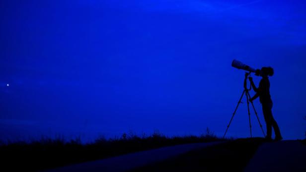 Österreichweit luden in der Nacht auf Donnerstag mehrere Sternwarten zum gemeinsamen Beobachten.
